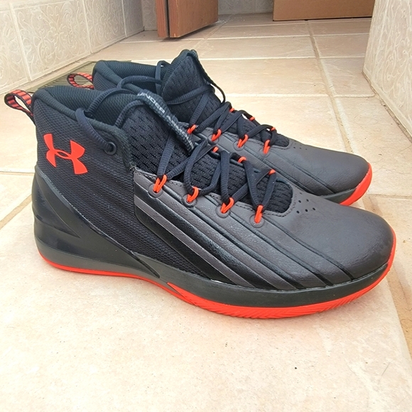 Under Armour Other - EUC Under Armour 7.5 Black and Red Basketball Shoes